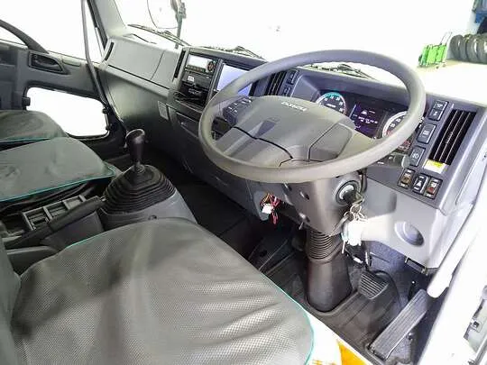 フォワード 2.25t ワイドベッド付 アルミウイング 格納ゲート付 リアエアサス 210ps