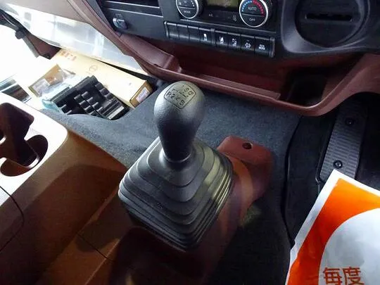 レンジャー 2.2t ワイドベッド付 アルミウイング 格納ゲート付 リアエアサス 未使用車 240ps