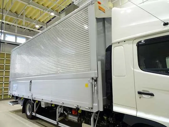 レンジャー 2.2t ワイドベッド付 アルミウイング 格納ゲート付 リアエアサス 未使用車 240ps