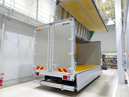 レンジャー 2.2t ワイドベッド付 アルミウイング 格納ゲート付 リアエアサス 未使用車 240ps