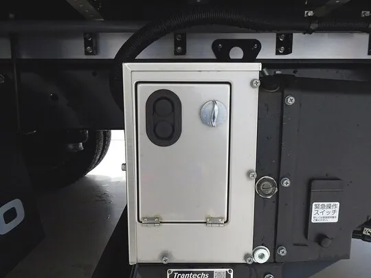 レンジャー 2.2t ワイドベッド付 アルミウイング 格納ゲート付 リアエアサス 未使用車 240ps