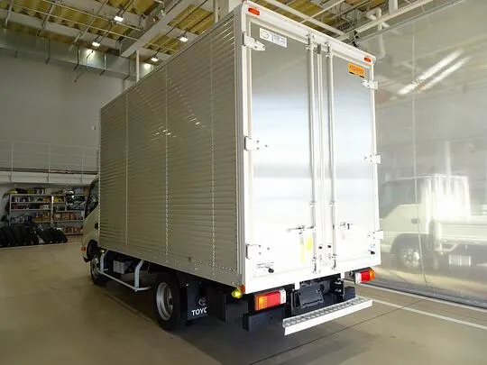 ダイナ 2t FJL 標準セミロング アルミバン 総重量5t未満