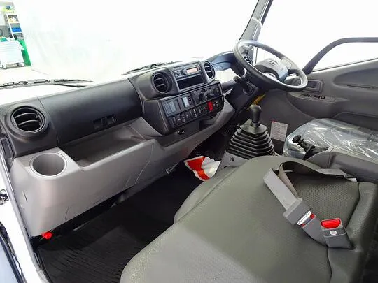 ダイナ 2t FJL 標準セミロング アルミバン 総重量5t未満