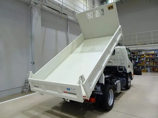 デュトロ 2t FJL 支柱レス強化ダンプ 未使用車