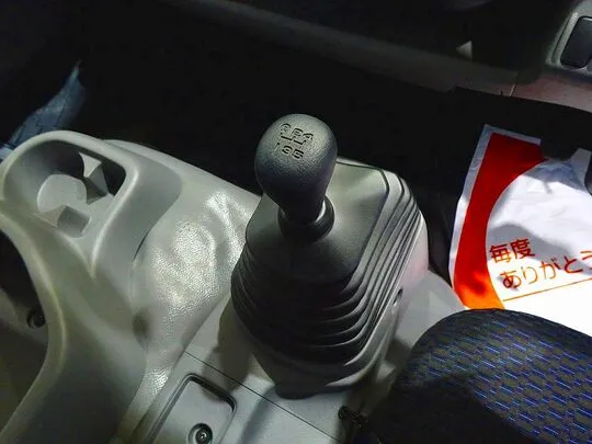 デュトロ 3t 4WD 高床 ワイドロング ユニック4段クレーン付 未使用車