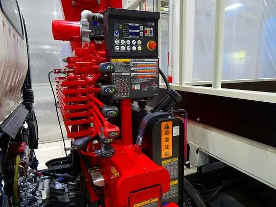 デュトロ 3t 4WD 高床 ワイドロング ユニック4段クレーン付 未使用車