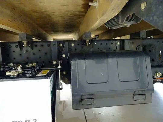 エルフ 2t 4WD FFL ワイドロング 平ボデー