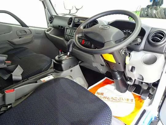 ダイナ 1.25t 4WD FJL Wタイヤ Wキャブ 未使用車