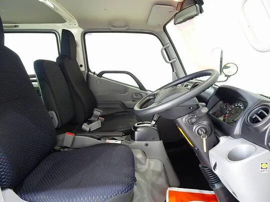 ダイナ 1.25t 4WD FJL Wタイヤ Wキャブ 未使用車