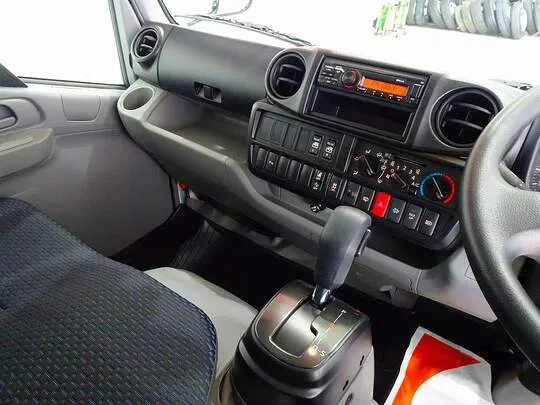 ダイナ 1.25t 4WD FJL Wタイヤ Wキャブ 未使用車