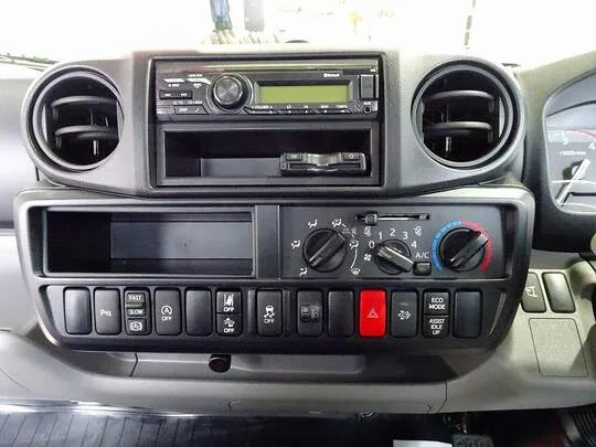 デュトロ 2t FJL 標準 平ボデー 総重量5t未満 未使用車