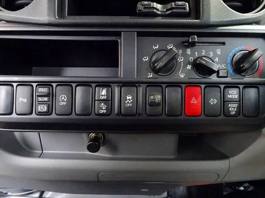 デュトロ 2t FJL 標準 平ボデー 総重量5t未満 未使用車