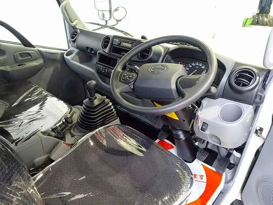 デュトロ 2t FJL 標準 平ボデー 総重量5t未満 未使用車