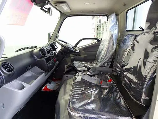 デュトロ 2t FJL 標準 平ボデー 総重量5t未満 未使用車