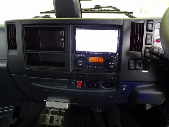 フォワード 2.3t 標準ベッドレス タダノ4段クレーン付 210ps