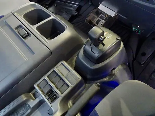 フォワード 2.3t 標準ベッドレス タダノ4段クレーン付 210ps