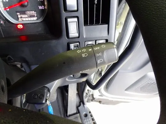 フォワード 2.3t 標準ベッドレス タダノ4段クレーン付 210ps