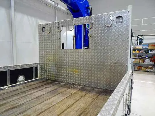 フォワード 2.3t 標準ベッドレス タダノ4段クレーン付 210ps