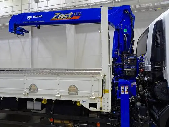 フォワード 2.3t 標準ベッドレス タダノ4段クレーン付 210ps