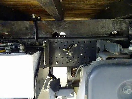 フォワード 2.3t 標準ベッドレス タダノ4段クレーン付 210ps