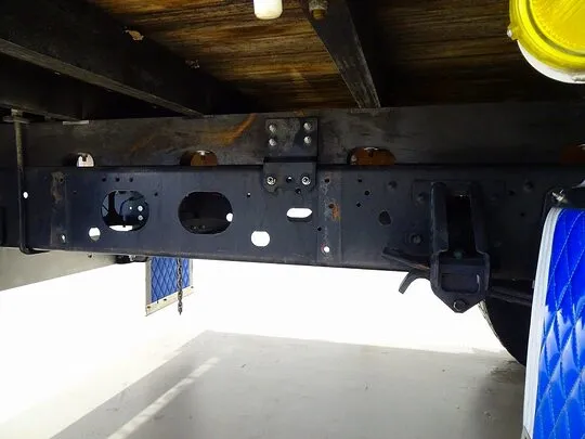 フォワード 2.3t 標準ベッドレス タダノ4段クレーン付 210ps