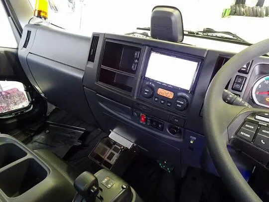 フォワード 2.3t 標準ベッドレス タダノ4段クレーン付 210ps