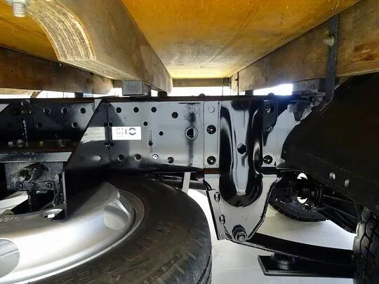 エルフ 2t FFL 標準 平ボデー 総重量5t未満