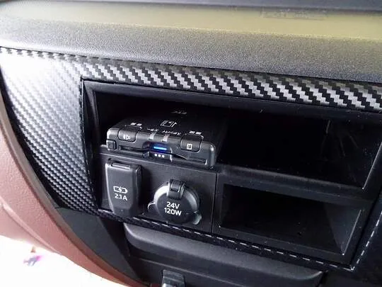 レンジャー 3.2t 標準ベッド付 深ダンプ 210ps