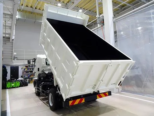 レンジャー 3.2t 標準ベッド付 深ダンプ 210ps