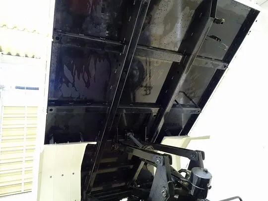 レンジャー 3.2t 標準ベッド付 深ダンプ 210ps