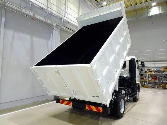 レンジャー 3.2t 標準ベッド付 深ダンプ 210ps