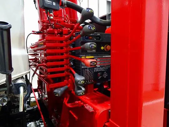 フォワード 4.7t 増トン 標準ベッド付 ユニック4段セルフクレーン付 ps