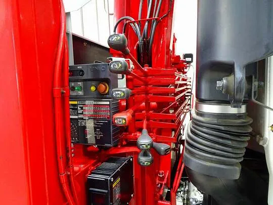 フォワード 4.7t 増トン 標準ベッド付 ユニック4段セルフクレーン付 ps