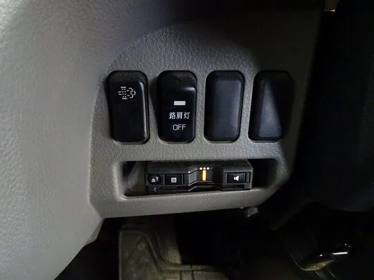 キャンター 1.95t 4WD 全低床 標準 アルミバン