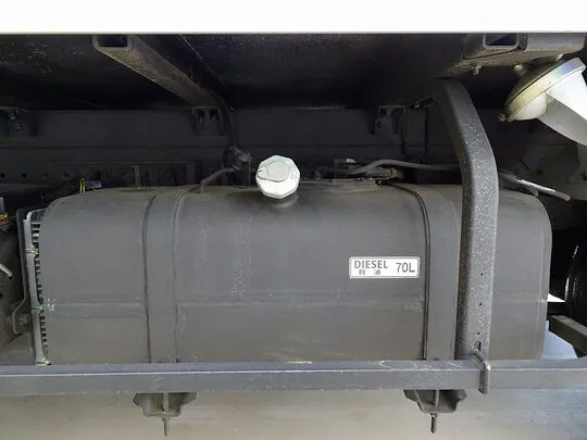 キャンター 1.95t 4WD 全低床 標準 アルミバン