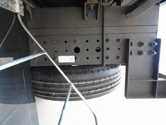 キャンター 1.95t 4WD 全低床 標準 アルミバン