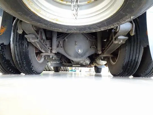 キャンター 1.95t 4WD 全低床 標準 アルミバン