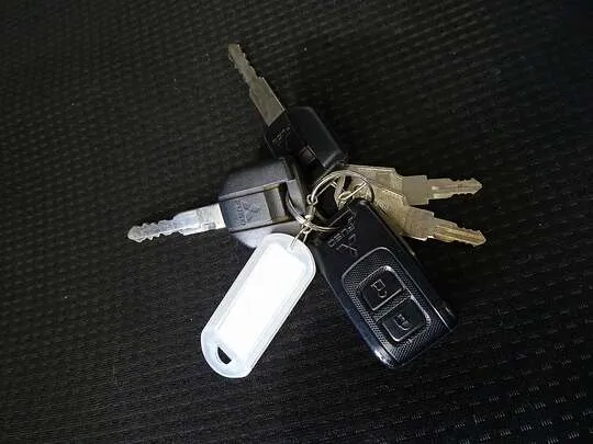 キャンター 1.95t 4WD 全低床 標準 アルミバン