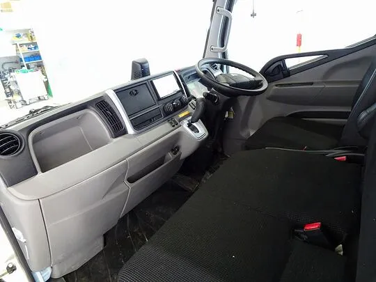 キャンター 1.95t 4WD 全低床 標準 アルミバン