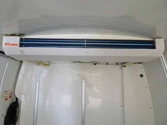 レジアスエースバン DX 1t 4WD 2人乗り 4ドア 中温冷凍車