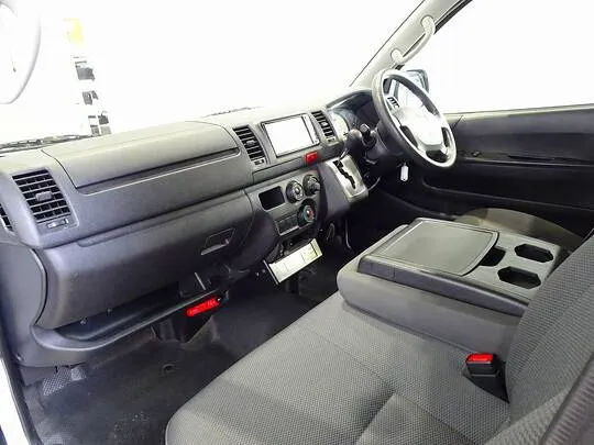 レジアスエースバン DX 1t 4WD 2人乗り 4ドア 中温冷凍車