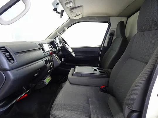 レジアスエースバン DX 1t 4WD 2人乗り 4ドア 中温冷凍車