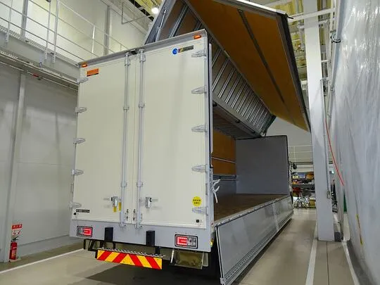 プロフィア 13.8t 4軸 アルミウイング リアエアサス 380ps