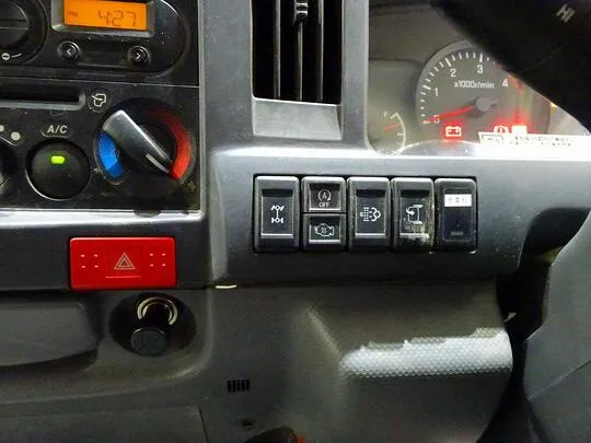 エルフ 1.75t 4WD FFL 標準 Wキャブ/2段折れ式アーム式PG付 総重量5t未満