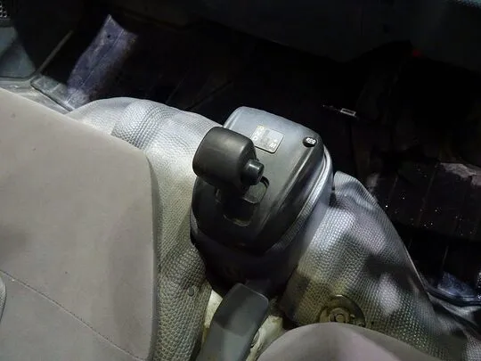 エルフ 1.75t 4WD FFL 標準 Wキャブ/2段折れ式アーム式PG付 総重量5t未満