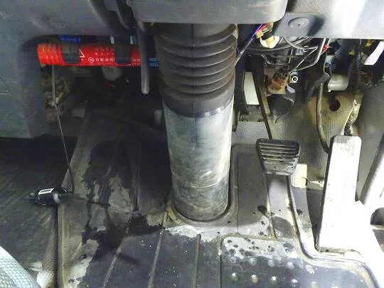 エルフ 1.75t 4WD FFL 標準 Wキャブ/2段折れ式アーム式PG付 総重量5t未満