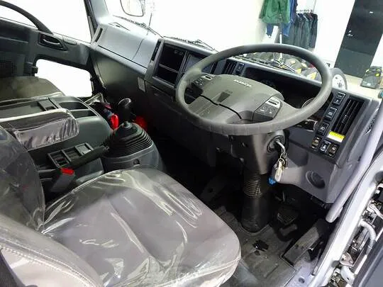 フォワード 2.85t ワイドベッド付 アルミウイング リアエアサス 240ps