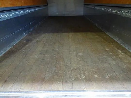 フォワード 2.85t ワイドベッド付 アルミウイング リアエアサス 240ps