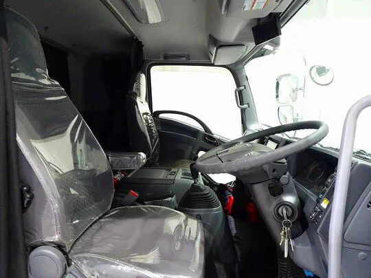 フォワード 2.85t ワイドベッド付 アルミウイング リアエアサス 240ps