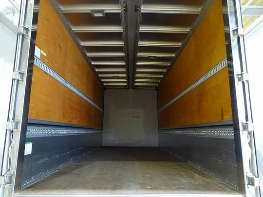 フォワード 2.85t ワイドベッド付 アルミウイング リアエアサス 240ps